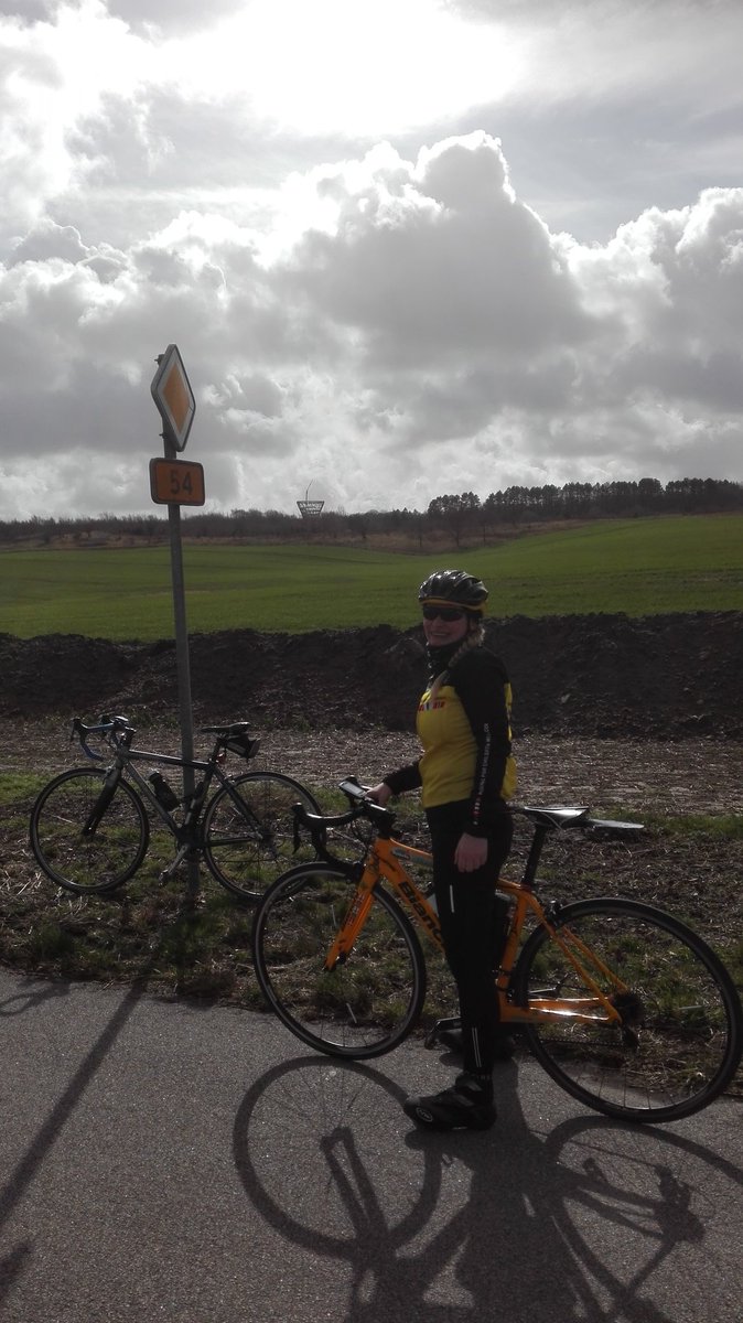 bikeAlottle's tweet photo. Sunday #ride ๐
Lovely sunshine and met with #twinsis for last part = #greattimeout โ๐ด๐ญ
#meandmadone #aatr #lovecycling https://t.co/eQrg9FUOi1