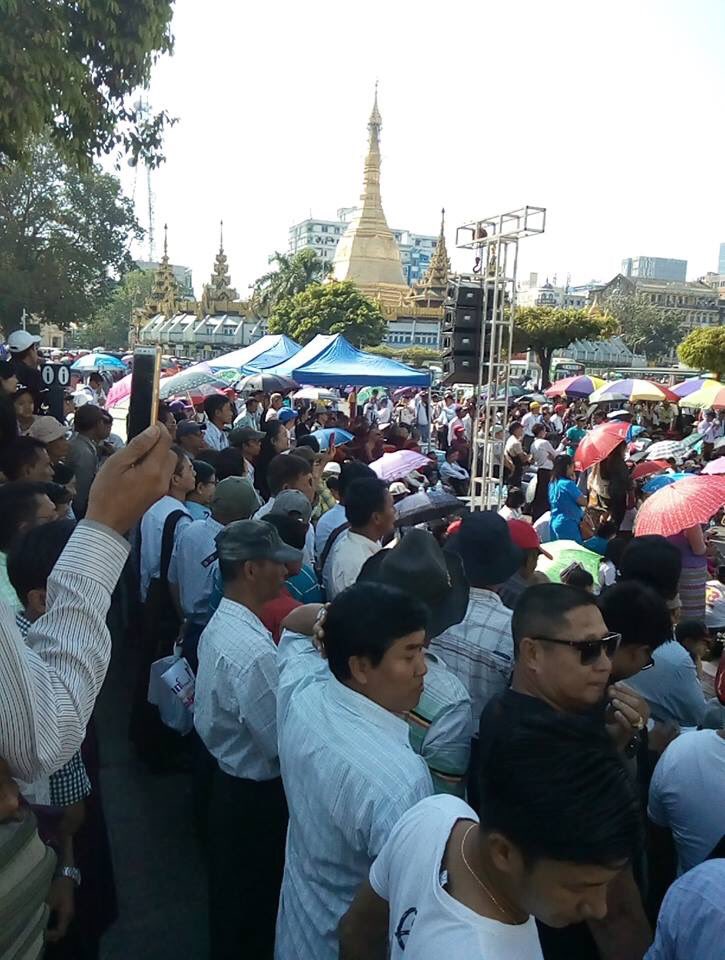 Demonstration for The 2008 constitution, 59 (f) Identify conservation at Yangon City Hall in March 10 2019. facebook.com/10001426894915…