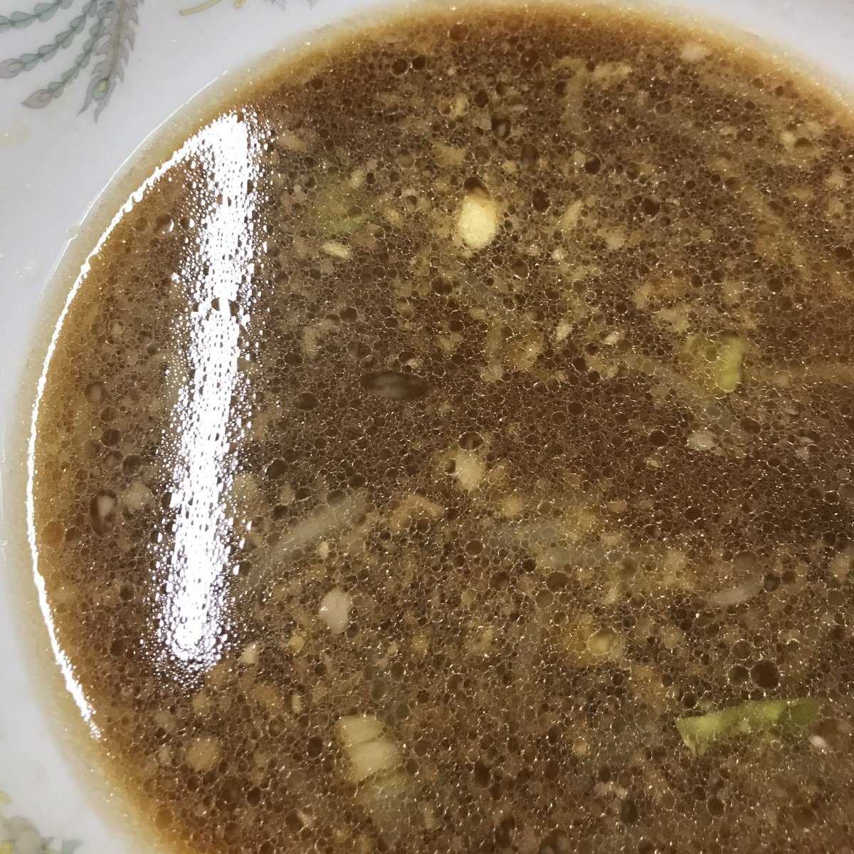 onna_jiro's tweet photo. 祝開店・ラーメン二郎越谷店。ムッチリ感のあるウデ肉使用の豚はボリューム満点。モチモチ食感の麺がすごく美味しい。スープはキリッとした醤油の味と旨味のバランスが良くておいしかった！オープンおめでとうございます！
https://t.co/hPkoEONwLj https://t.co/4m0LP9jBqb