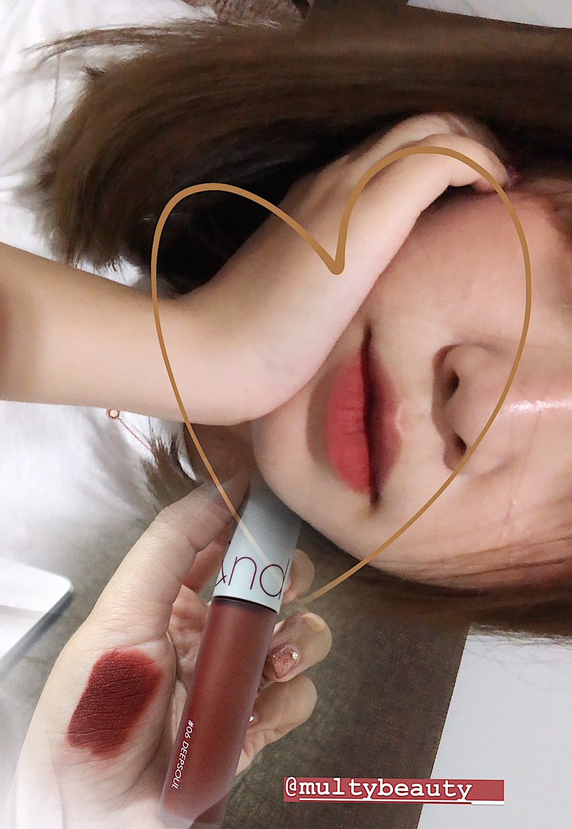 littlefahsai's tweet photo. Rom&amp;nd Zero Velvet Tint no.06 🥀 — เป็นลิปสีแดงก่ำที่ดีมากกกกก เนื้อนุ่ม กำมะหยี่ บางเบาสบายปาก ที่สำคัญเลยติดทนด้วยยยย ชอบบบ <3 https://t.co/AGgrQSwMmV