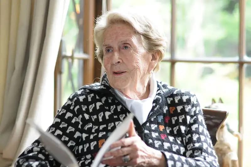 maylwino's tweet photo. Nuestra mamá cumple 100 años. Lúcida y activa. Qué suerte hemos tenido! La quisiéramos 100 años más https://t.co/1HXte1slW9