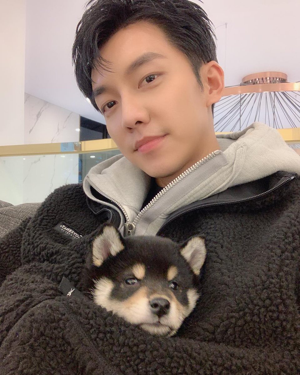 JMaucesa's tweet photo. Seung Gi x Perro 😍😍😍😍😍
#이승기 #LeeSeungGi https://t.co/HLsldKefJs