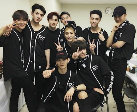 Chanbaekloves3's tweet photo. really miss you guys😚😚

#EXO
#kai
#chanyeol
#baekhyun
#chen
#Do
#lay
#suho
#xiumin
#sehun
#EXO 
@weareoneEXO 
@B_hundred_Hyun https://t.co/EHfWtXEaW1