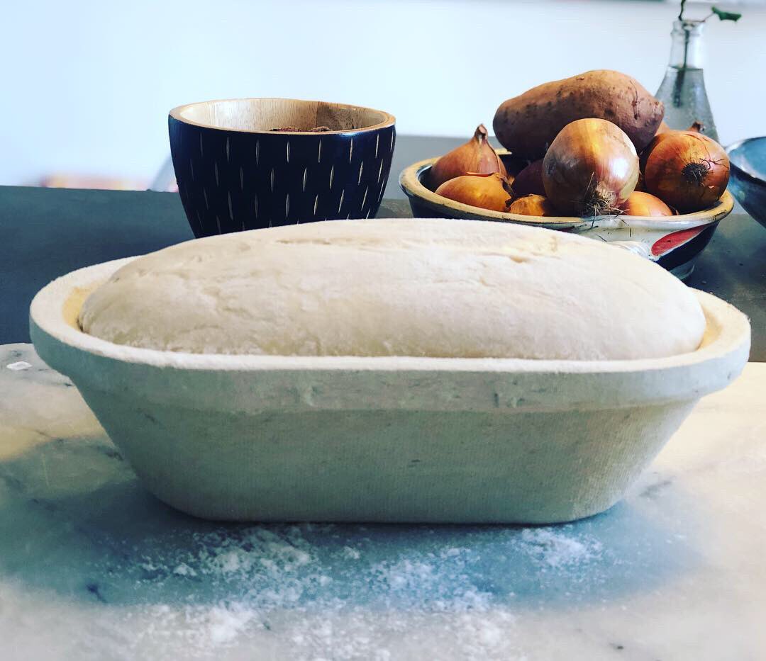 Angelasamata's tweet photo. Baked two loaves this morning....one worked and one didn’t. My fault. I forgot to adjust the baking time for the smaller loaf so it’s overdone 😬 #sundaysourdough #sourdough #wiremonkey https://t.co/zUOpNY0MR1