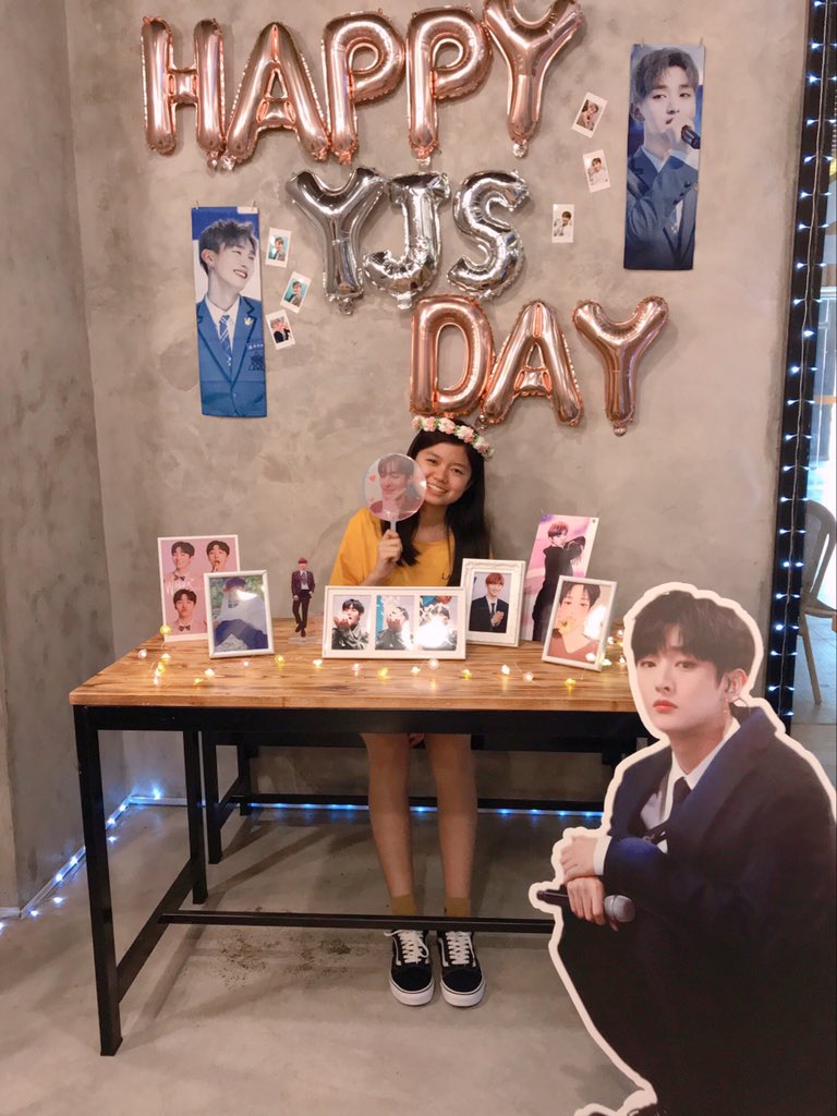 starrywoojo_'s tweet photo. Thank you @heartstring_91 for the cute event!!💞 everything is so cute and pretty😻 the decors, banners, cupsleeves and freebies from you are so niceㅠㅠ Thank you so much for ur efforts and for supporting jisung🧡 the admins are really nice 🥰
#HeartString_91 #Happy_Jisung_Day https://t.co/N2bBDlQrRj