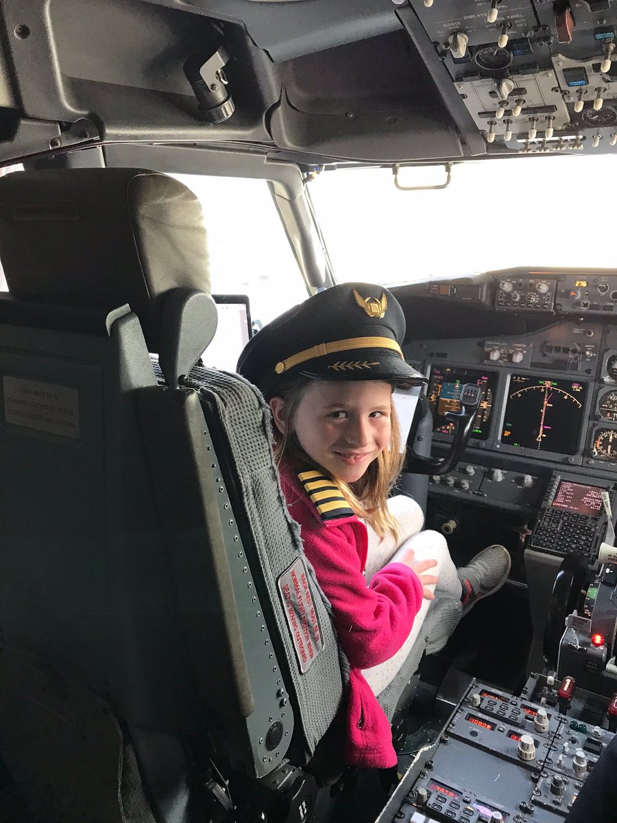 A glimpse into the future at United Airlines 737 captain Emma! Pilot makes Emma's day departing FLL and she's still flying high. #BeingUnited #WeAreUnited @united @weareunited