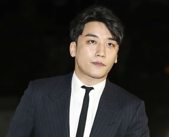 jpkrnew's tweet photo. 警察、BIGBAN V.I「性売買斡旋」の疑い立件
※韓国のシンガーグループBIGBANの一人が逮捕されました。韓国での報道。

警察、BIGBAN V.I「性売買斡旋」の疑い立件... 被疑者に切り替え
https://t.co/u1H2tRPPG5
#BIGBAN #V.I #性売買斡旋 #韓国  #逮捕 #海外ニュース https://t.co/z2owcHtvzG