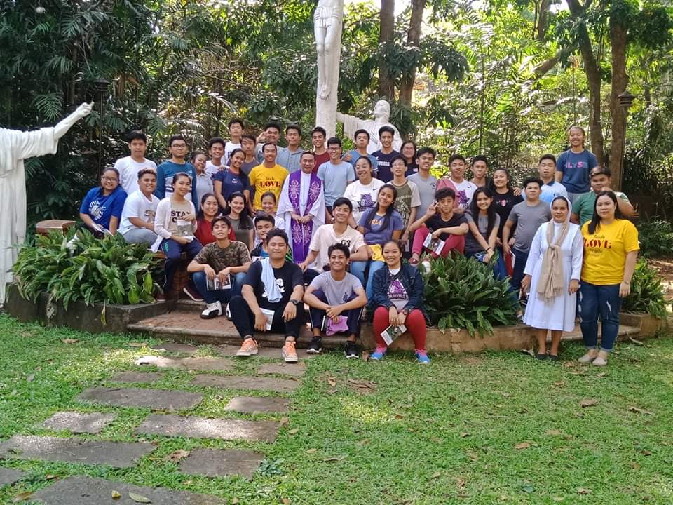 ADV_bunny's tweet photo. Retreat 2019 with My beloved Grade 12A.....
#Prayerposition https://t.co/Q4K1t1nPeZ