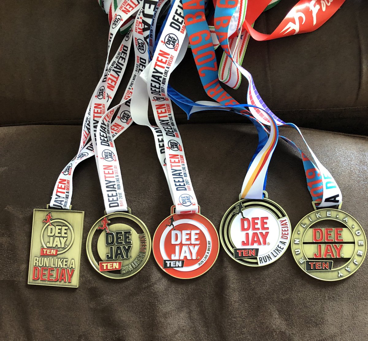 Silvanadiniso's tweet photo. @radiodeejay dopo 5 anni, ho vinto qualche cosa? 
#deejayten #deejaytenbari https://t.co/5ZFqVxev18