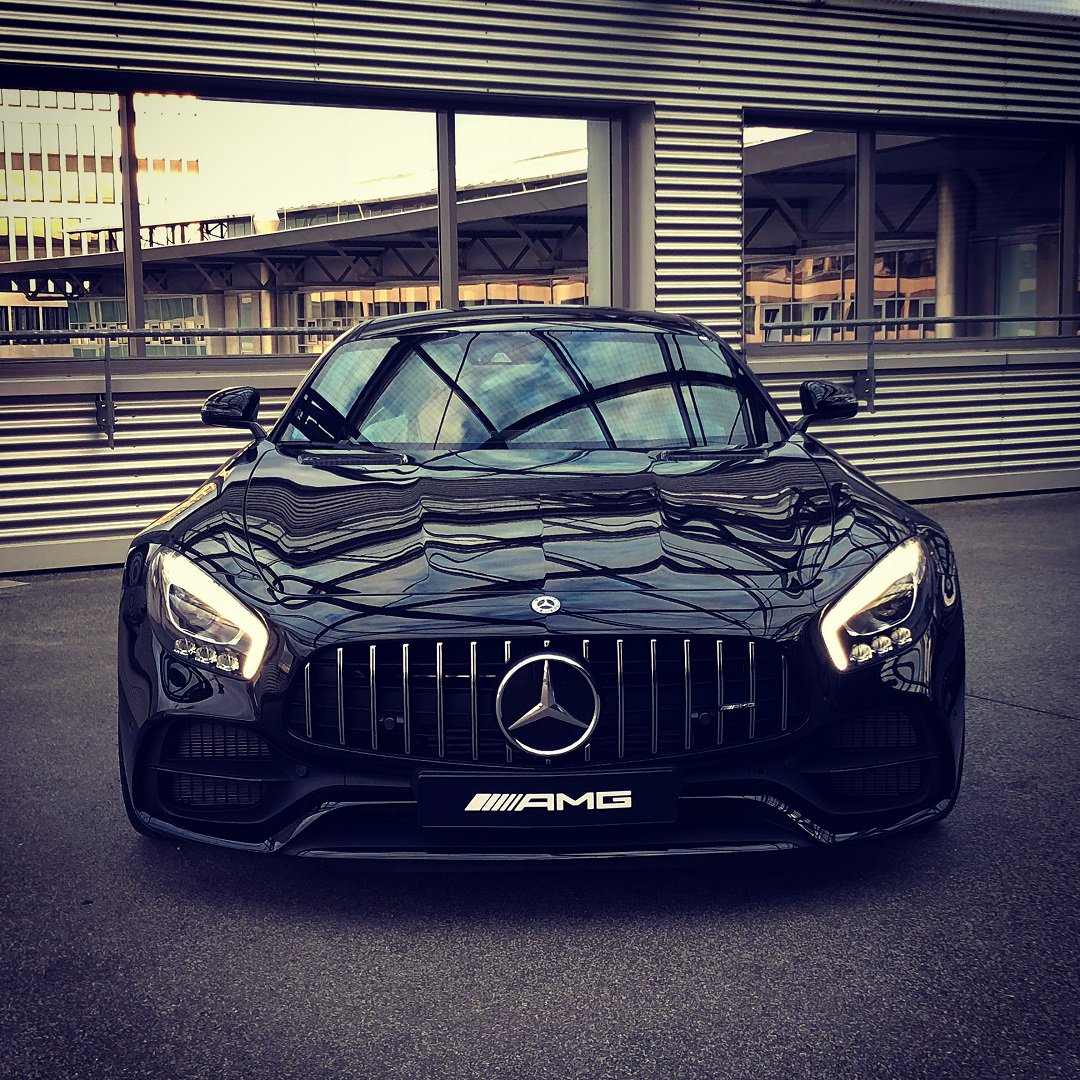 MercedesAMG's tweet image. Staring into the eyes of the illustrious Mercedes-AMG GT C stirs your very soul.

[Csn: 12.4 l/100km | CO2: 284 g/km]

Thanks to #AMGAddict Yvonne Evers for these images.

Are you an AMG Addict? Submit your own photos here for the chance to be featured: amg4.me/AMGAddicts
