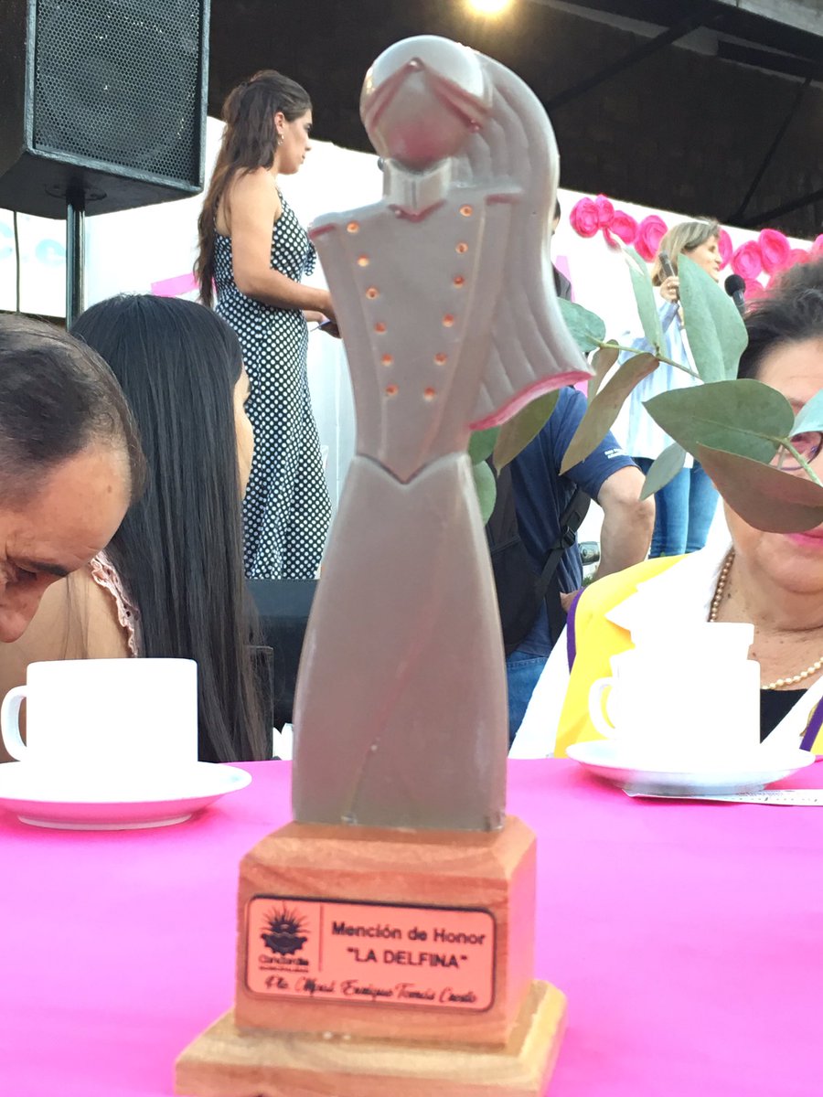 ClubSalto's tweet photo. En la pasada jornada, la Presidente del club de Leones Salto Los Azahares, fue galardonada en la ciudad de Concordia, República Argentina con el premio “La Delfina” 

De parte de quienes forman nuestro club queremos hacerle llegar nuestras feliictaciones. https://t.co/6LHRm2TnAg