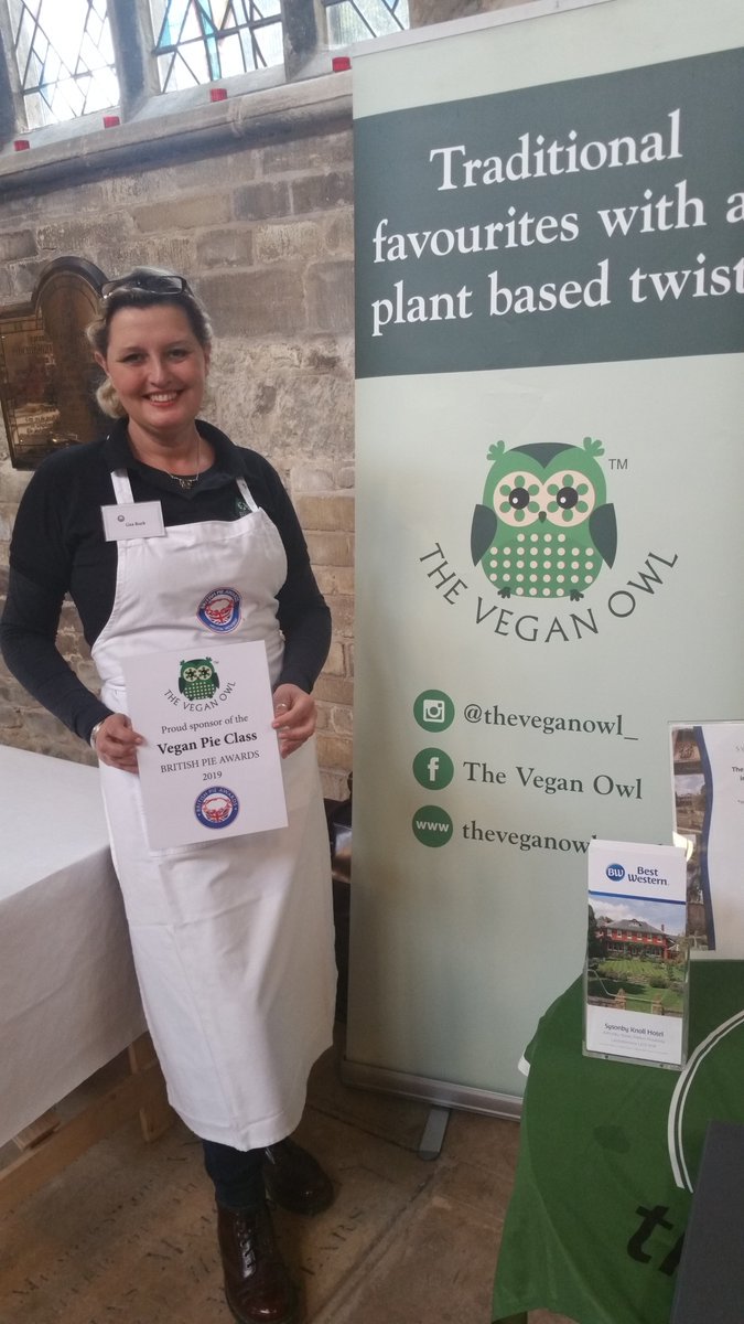 BritishPies's tweet photo. All credit to Lisa Buck of the @theveganowl for sponsoring the Vegan Class - 68 entries and a vegan pie as the Supreme Champion - she was right! https://t.co/g4I4OA8HTS