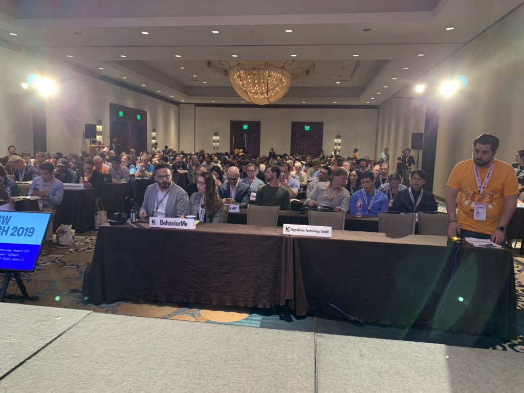 marcodemiroz's tweet photo. Five great finalists at @sxsw #AR #VR #XR pitch session; @StoryUpStudios @obsessVR #BehaviorMe #DigitalTwin #LinkDynRobotics. Moderated by @welkhoff with fellow panelists @jennan13 #BarryDownes #CarmanChan https://t.co/8oCvmdDzBA