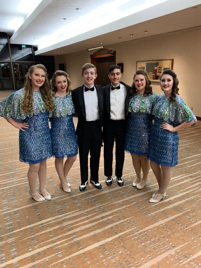 juliajmatthews's tweet photo. i had a great weekend in KC missouri with even greater people! also voc won 2nd runner up at HOA!! i couldn’t be prouder of this group❤️ https://t.co/7mTR4p5bMV