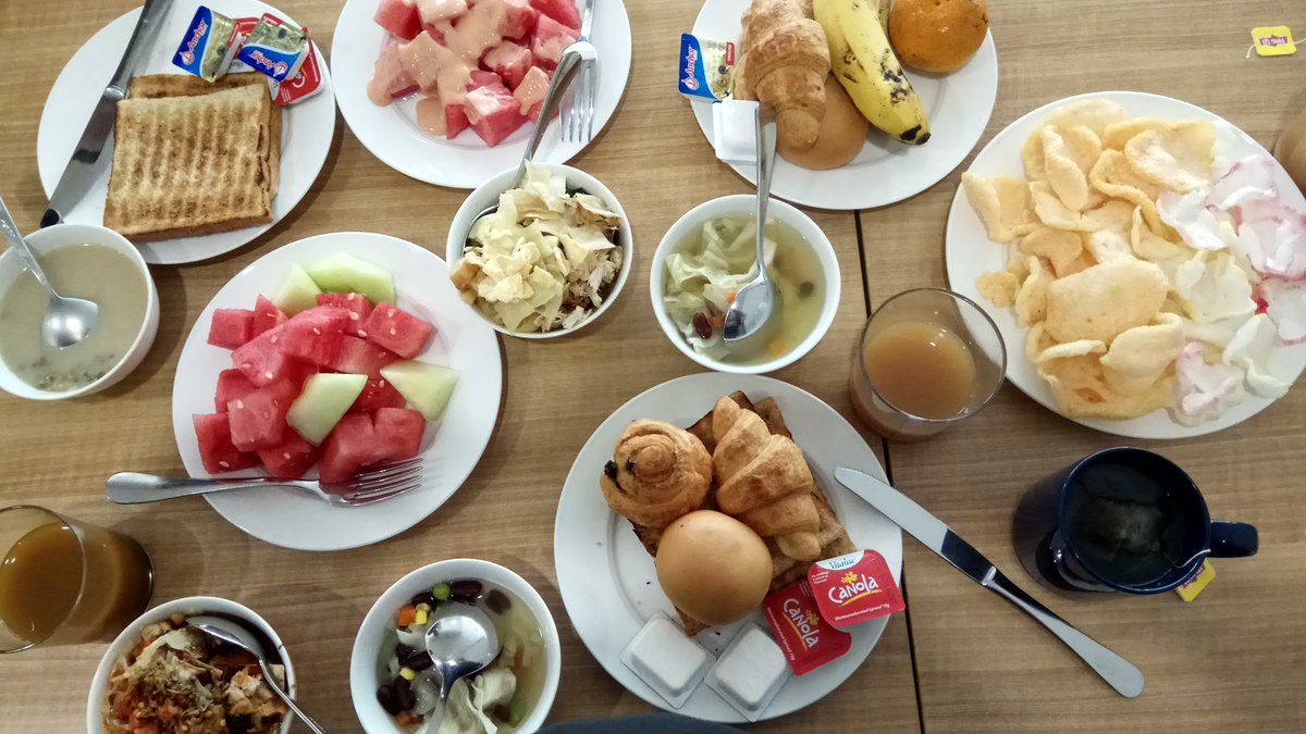 cutefreulein's tweet photo. Late post breakfast #1 and #2 https://t.co/vmXS4mXGQD