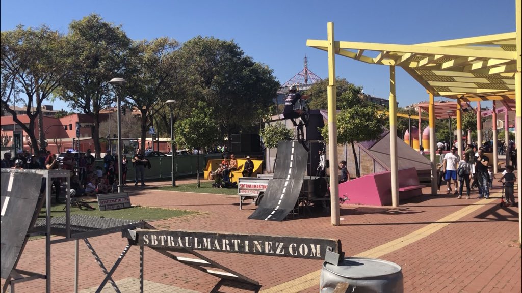 Como me lo paso cada vez que vengo a la Fiesta del Deporte en Murcia👌🏻

Gran evento como siempre y acompañado de mis chicos de la escuela del Club Trial Bici Cartagena💪🏻

#MarnysSports
#FCRM
#FiestaDelDeporteMurcia
#CiclosCurra
#RM11