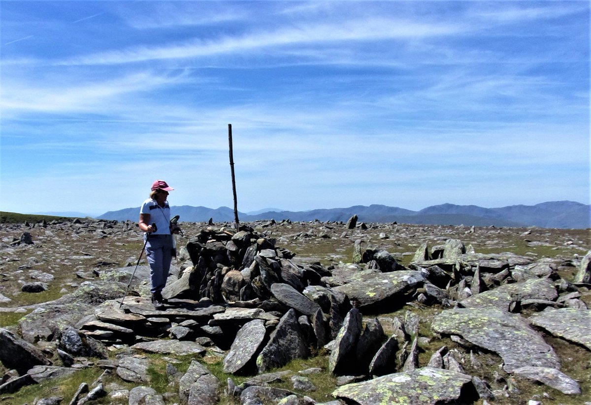 StanLeigh18's tweet photo. 4 more #Wainwright #Fell images of my alphabetical #Lakeland journey
#NabScar view of #RydalWater & #ConistonFells- ##NethermostPike summit #Outerside - #PaveyArk & #StickleTarn
@glocky @keswickbootco @Wainwright_Pub @fellpics https://t.co/gp6OQg6dbl