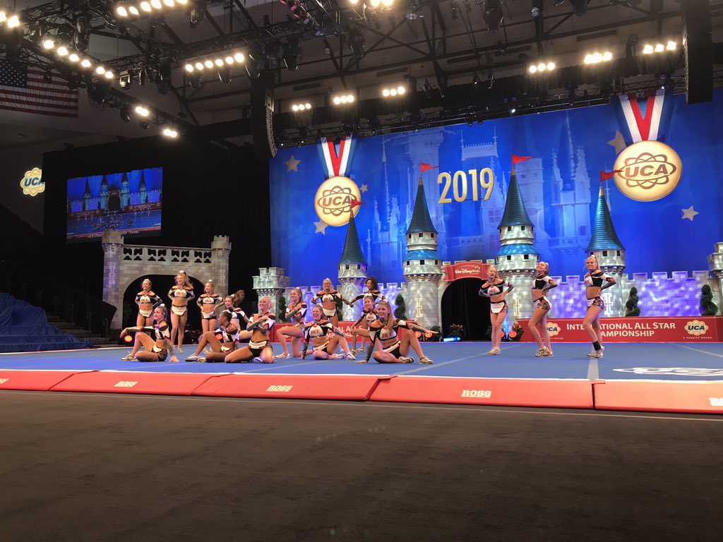 UCAupdates's tweet photo. Fabulous routines from these fierce ladies to finish L5 Senior Restricted Small - Don’t miss their awards approximately at 11:30AM in HP Field House❕ https://t.co/XRtpU07zMf