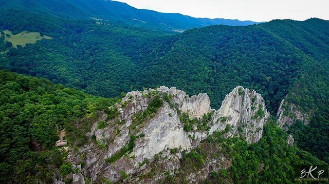 BKalanyVP's tweet photo. start your next adventure here 🏔 #senecarocks #westvirginia ——————————————————-//-//-/-/
if you have any shots like this, be sure to share it with us in the comments down below! 👌👌👌 ————————————————————/-/—////-/-///
get your own drone here and start… https://t.co/v332Hvo0FY https://t.co/oojxiE9hWO