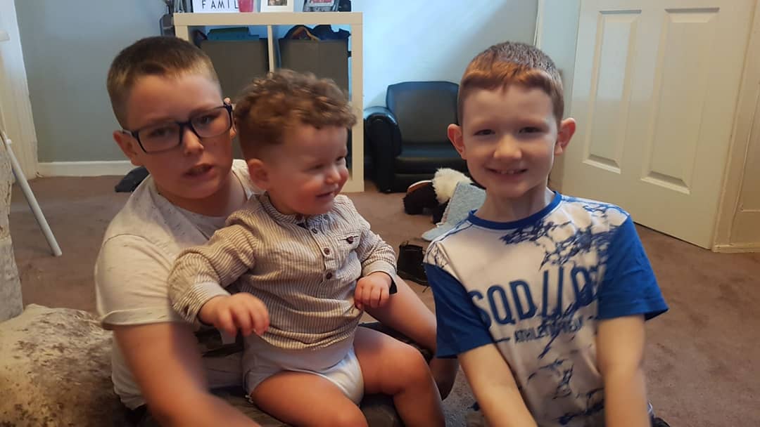 DemileeNavesey's tweet photo. How cute are these 3 brothers though 😭and Corey has new glasses and if you ask me, he looks absolutely adorable 😍 https://t.co/Xno2yPjAiS