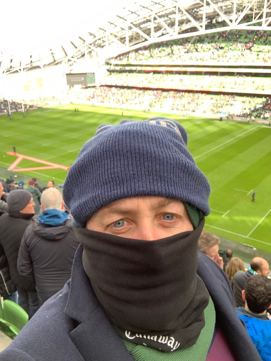 vwvinny's tweet photo. It’s not that cold #dublininmarch #IREvFRA https://t.co/P3wax1ApLQ