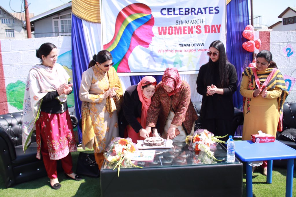 KHALIDMAGRAY3's tweet photo. School celebrates International Women’s Day

Srinagar, March 10: Delhi Public Wonder World, Srinagar celebrated the International Women's Day on Sunday.

The theme for the program to mark this year's International Women’s Day was “Think Equal, Build Smart, Innovate for change.” https://t.co/7TYbvmZg5T