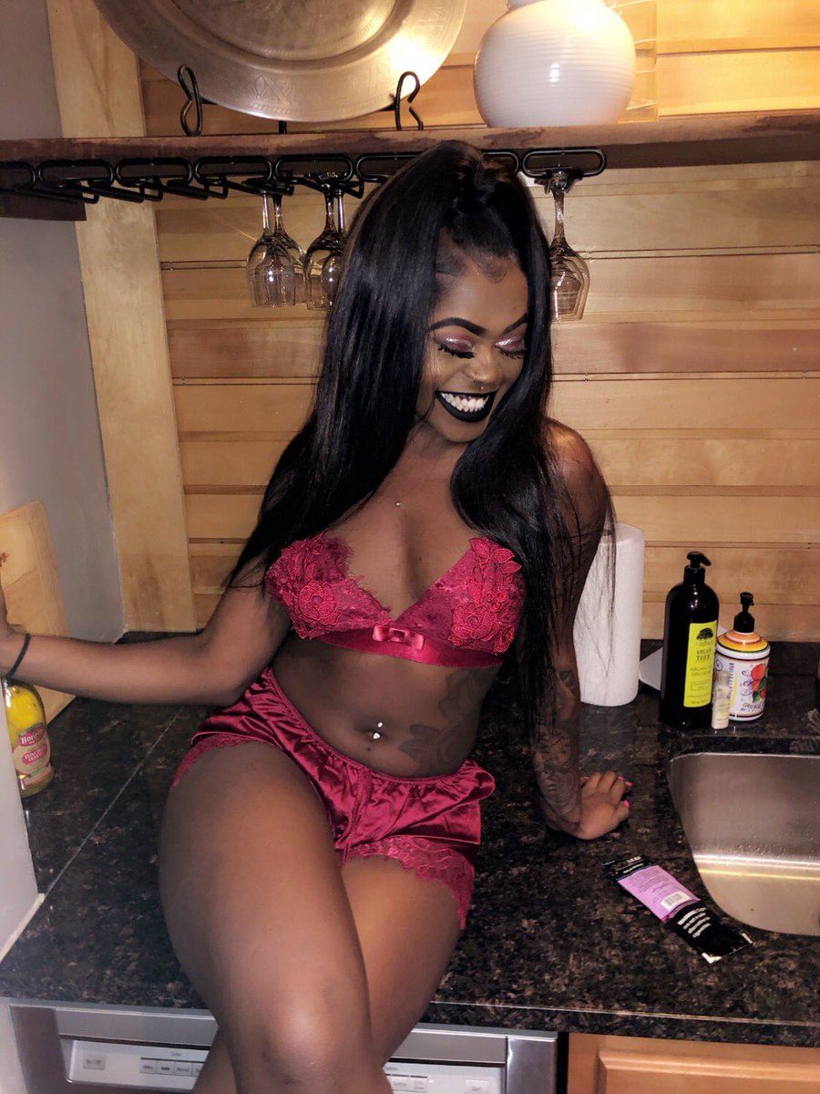 thebossbratkwi's tweet photo. don’t know her name, I just call her bae #glowing #redlingerie #MelaninMagic #darkskinswinning #darkskintwitter https://t.co/KHoVbPyclD