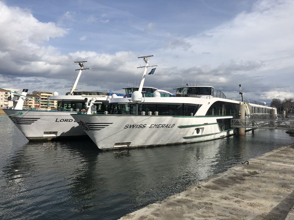 Dockmarks's tweet image. arrivé dans la belle France!
Morgen beginnen we aan de herbelettering en #bestickering van MPS Swiss Corona naar MPS Thugau Rhône. #scheepsbelettering #sign #belettering #stickers