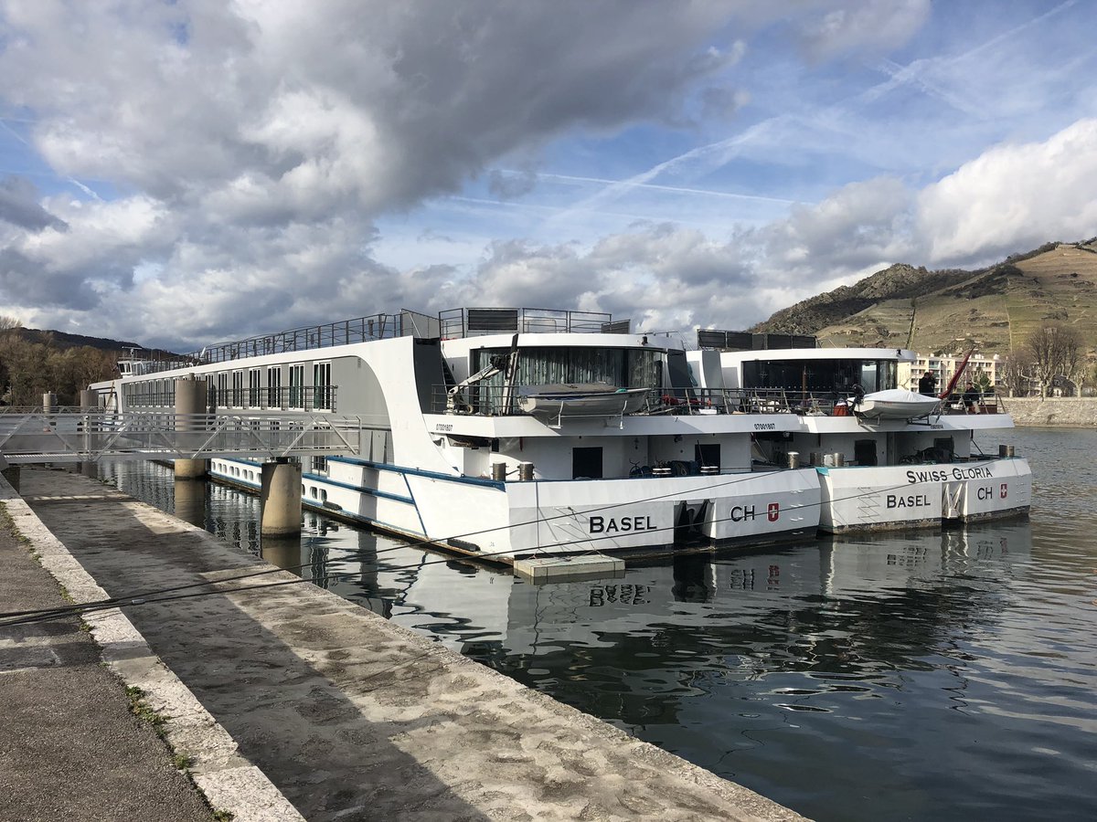 Dockmarks's tweet image. arrivé dans la belle France!
Morgen beginnen we aan de herbelettering en #bestickering van MPS Swiss Corona naar MPS Thugau Rhône. #scheepsbelettering #sign #belettering #stickers
