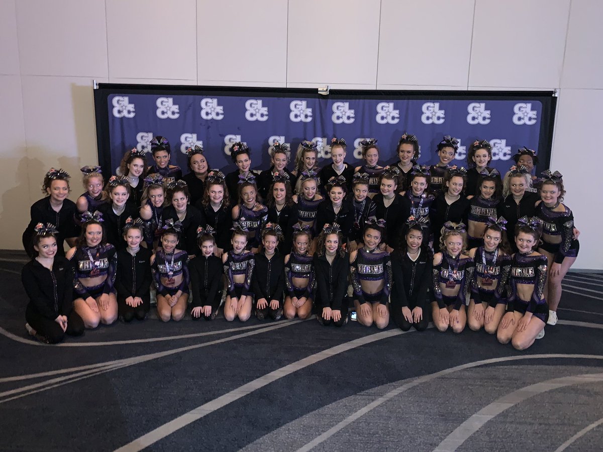 thrive_cheer's tweet photo. Thank you @TIBlackSparkle for the support you guys did amazing! What a great program with such great sportsmanship @teamilcheer #GLCCShowdown19 @GLCCevents https://t.co/QPw6engm5T