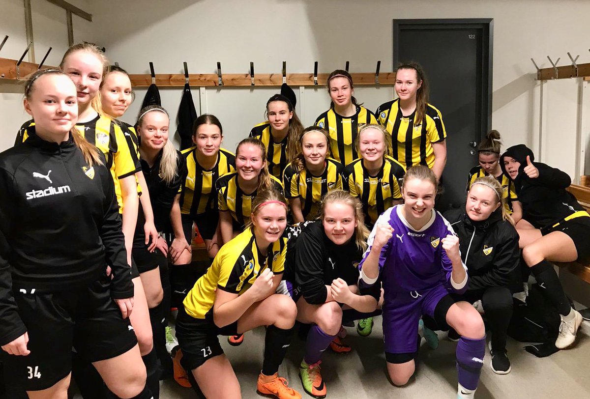 fcHonkaTB's tweet photo. Iloisella mielellä! 🤩Tänään tyttömme pelasivat todella tärkeän voiton ja varmistivat paikkansa SM-liigassa. 🤩 EBK-FC Honka 0-2. 🤩#meollaanhonka @fchonka https://t.co/Iy8z8AGRPh