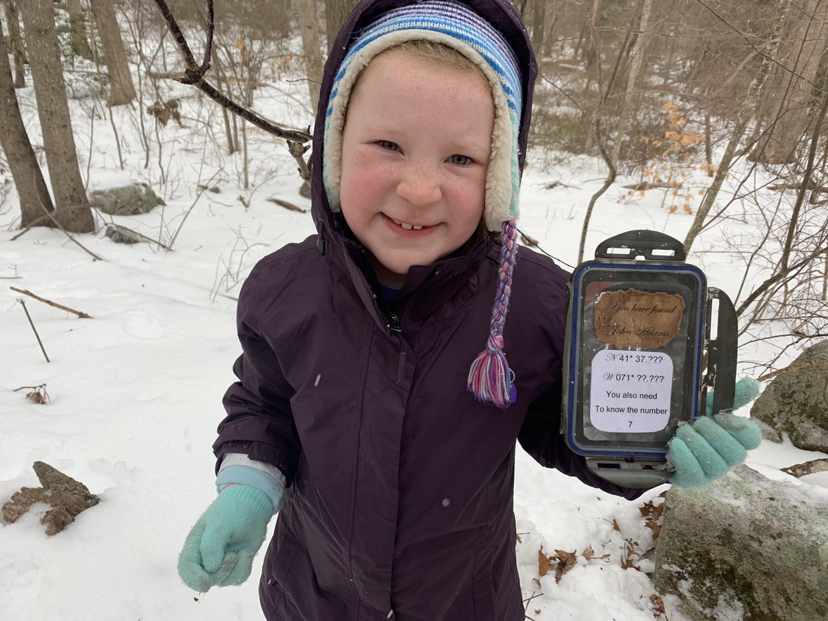 chrislb104's tweet photo. Fort Barton this morning. Light ❄️, long views, a John Adams geocache, and lots of Summer. @AllTrails @AppMtnClub @MadeFromRI @GoGeocaching @RIHistory #fortbarton #geocachefind #sundaysummersnow https://t.co/sxgHiEIemE