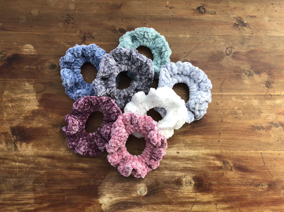 hannahbuxton17's tweet photo. Go check out my etsy shop for some dope velvet scrunchies! ✨💫 https://t.co/ZARI6udhba https://t.co/trntAw7npA