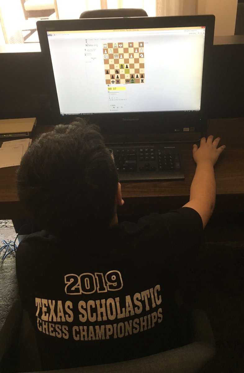FieldsChess's tweet image. After each round of chess what do the boys want to do? Play more chess for practice of course! ❤️ their chess conversations. #dedication @FieldsFalcons @ChessFields @ErikaPena0823 #2019ChessChampionships #Houston