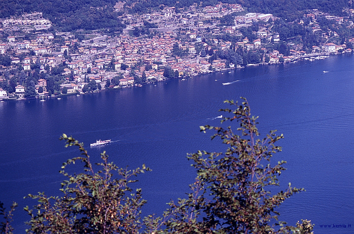 CanonF1's tweet photo. This time #SundaySlideShow is on tour along Lake Como trails.

@SlideSunday #archive #ishootfilm #believeinfilm https://t.co/WV09dISgyR