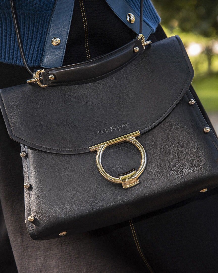 JasminDotCom's tweet photo. I love this bag by #SalvatoreFerragamo that my amazing friend @guiltycaprice gifted me! 🤩🤩🤩
•
•
•
#SundayMotivation #SundayMorning #bagporn #Bagstuff #bagit #SundayFunday https://t.co/Q1VzbO9Szo