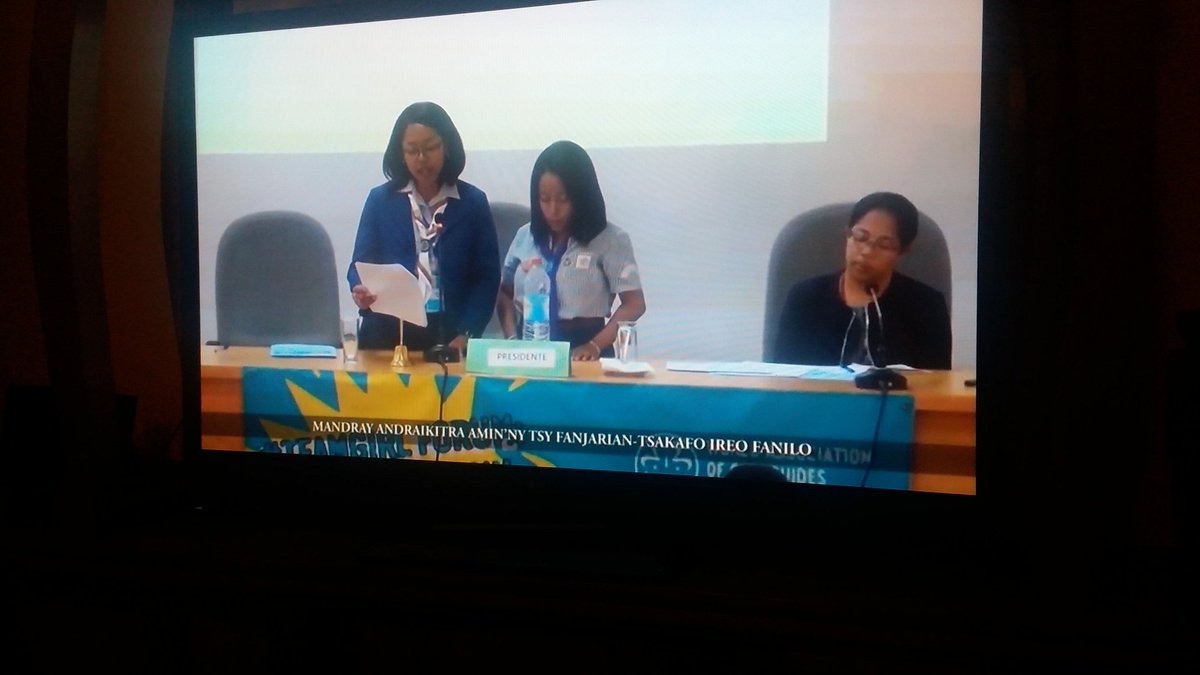 HanitraRarison's tweet photo. Yes!! Look how our involvement on Girls'engagement for women statuts' improvement through #TeamGirl_Forum #Madagascar_CSW is shared to Malagasy by media channel
@SE_Rajoelina @wagggs_world @Zomialy01 https://t.co/ThBw9VX6rQ