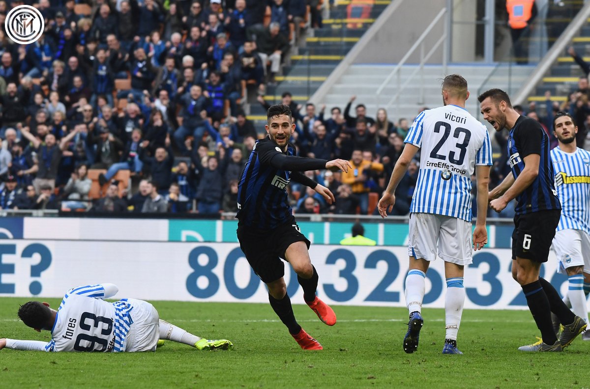 Vincere : <a href="/SerieA/">Lega Serie A</a> 
<a href="/Inter/">Inter ⭐⭐</a> 2-0 <a href="/spalferrara/">SPAL</a> 
⚽️ <a href="/MPolitano16/">Matteo Politano</a> 
⚽️ <a href="/gaglio94/">ROBERTO GAGLIARDINI</a> 
#InterSpal #ForzaINter ⚫🔵
