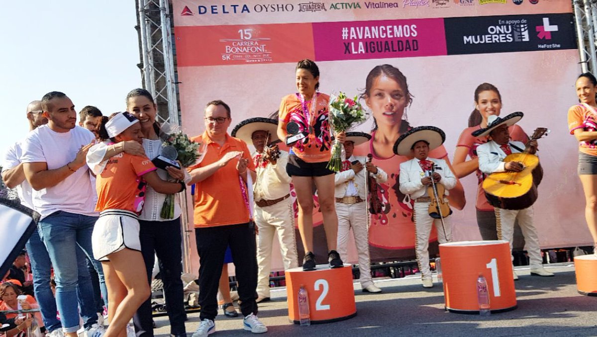 Claudiashein's tweet image. Gracias a @BonafontMexico y a @ONUMujeresMX por la Carrera por la Igualdad de Oportunidades para las mujeres. Más de 37 mil mujeres orgullosas de llegar a la meta de 5K. El Centro Histórico se vistió de fiesta. #TiempoDeMujeres #LaCiudadEsMujer #CarreraBonafont2019