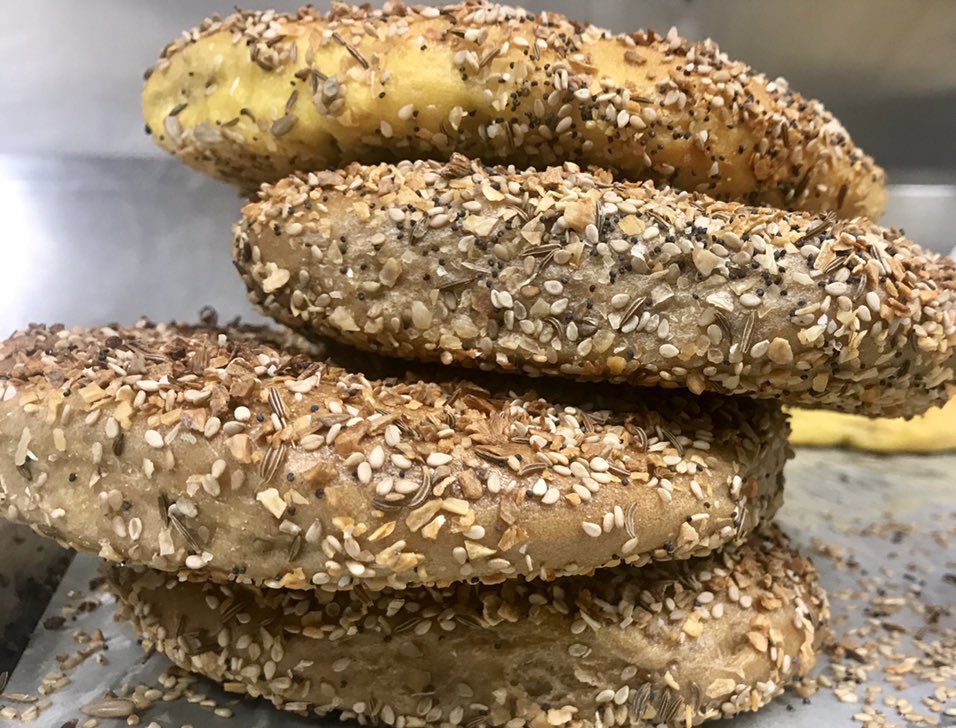 MaxBagelsNY's tweet photo. So good they will make you forget about losing that hour of sleep! #flagels #eggeverything #wholewheateverything #bagelsandcoffee #sundaybreakfast #longbeachny #maxbialystokandcompany #longislandbreakfast https://t.co/dUv4fYZ4VJ