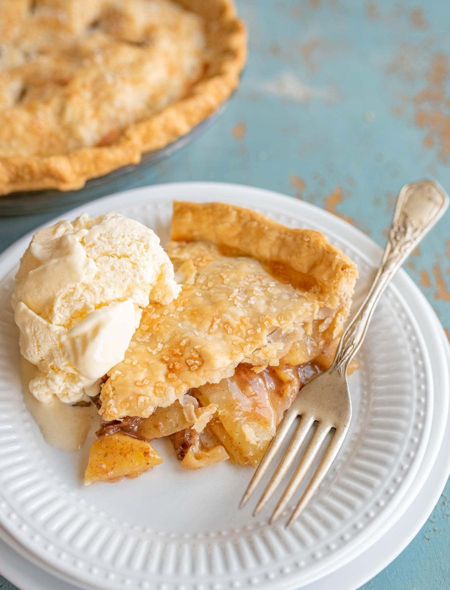 Basic Apple Pie Recipe buff.ly/2tY4Ljc #blessthismess #applegreen #applelove #applelover #applepies #classicfood #easyrecipe #foodie_munchies #foodieapolis #foodiee #foodiefeature #foodieforlife #foodiegrams #foodiepics #foodietribe #foodrecipes #goodoledays #kitchenideas