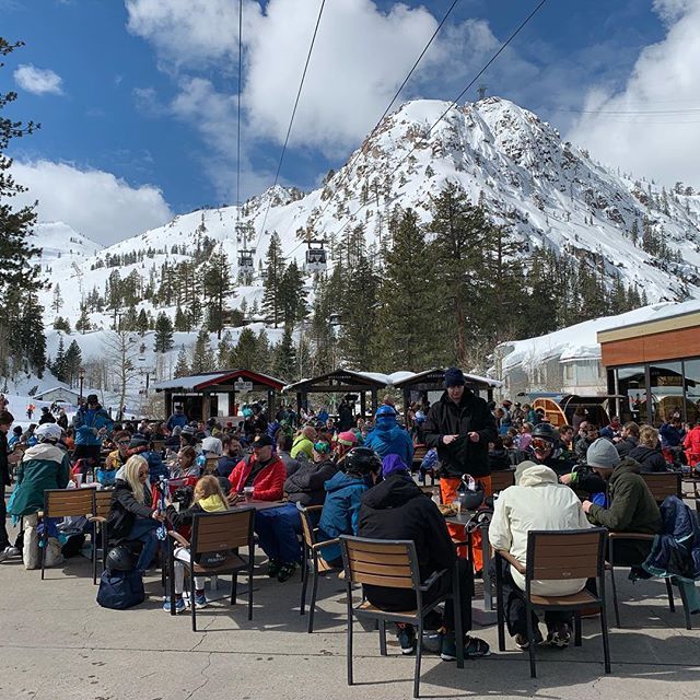 WanderWilbury's tweet photo. The sun has got his hat on, hip, hip, hip, hurray!
.
.
.
.
#nofilter #nofilterneeded #aroundtheworld #beautifuldestinations #catchthewinterwave #mysquawalpine #squawvalley #gooutside #instatravel #instavacation #lonelyplanet #lovetotravel #tlpicks #lake… https://t.co/MtoNjL70Vb https://t.co/0wjZ2OQCDI