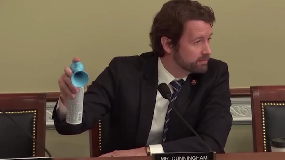 WATCH: Congressman blasts air-horn at Trump official who said seismic air gun tests don't harm whales hill.cm/iI56ppL
