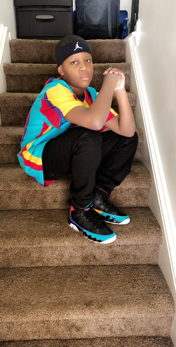 B_LoWhit's tweet photo. Model ready #DiddyLoso 10th birthday @KarlKani https://t.co/dNWRslH029