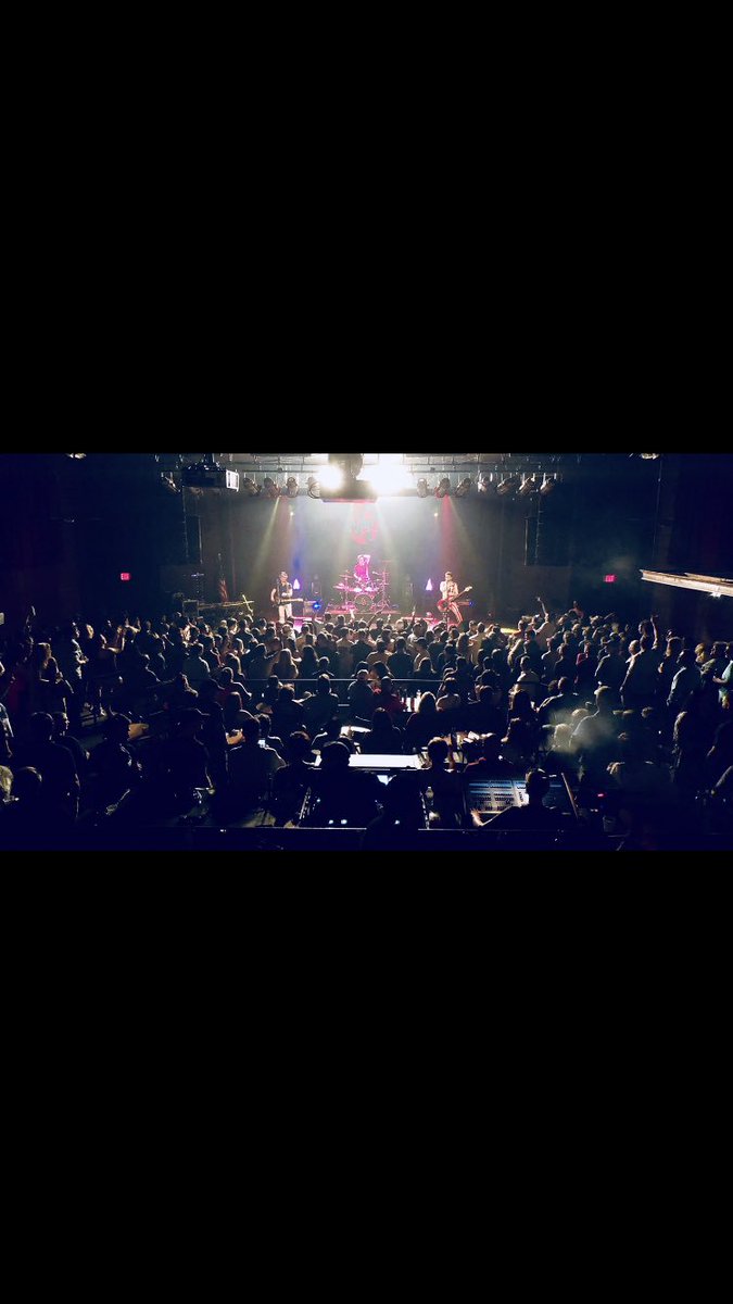 BURNHOUSE_'s tweet photo. 1 year ago we released “The Fugitive” and threw a huge album release party 🤘🏻🔥🤘🏻 Big thanks to all who attended that special night! Go check out “The Fugitive” on all music streaming services in honor of the debut anniversary 🔥🏠 #burnhouse #rocknroll https://t.co/bXV5Ikk8kq