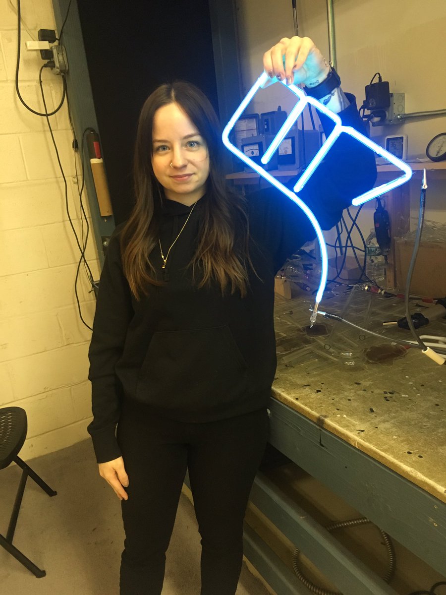 ceddens's tweet photo. #neonweekend warrior @smallerparts #neonmoon #tsuki #kanji https://t.co/4toNRuhX3r