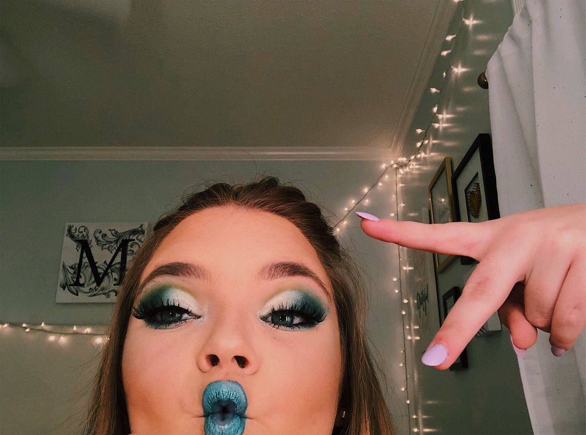 maddiegMUA's tweet photo. kinda forgot I had a Twitter for a hot minute sooo enjoy https://t.co/Hq0MrYQDT3