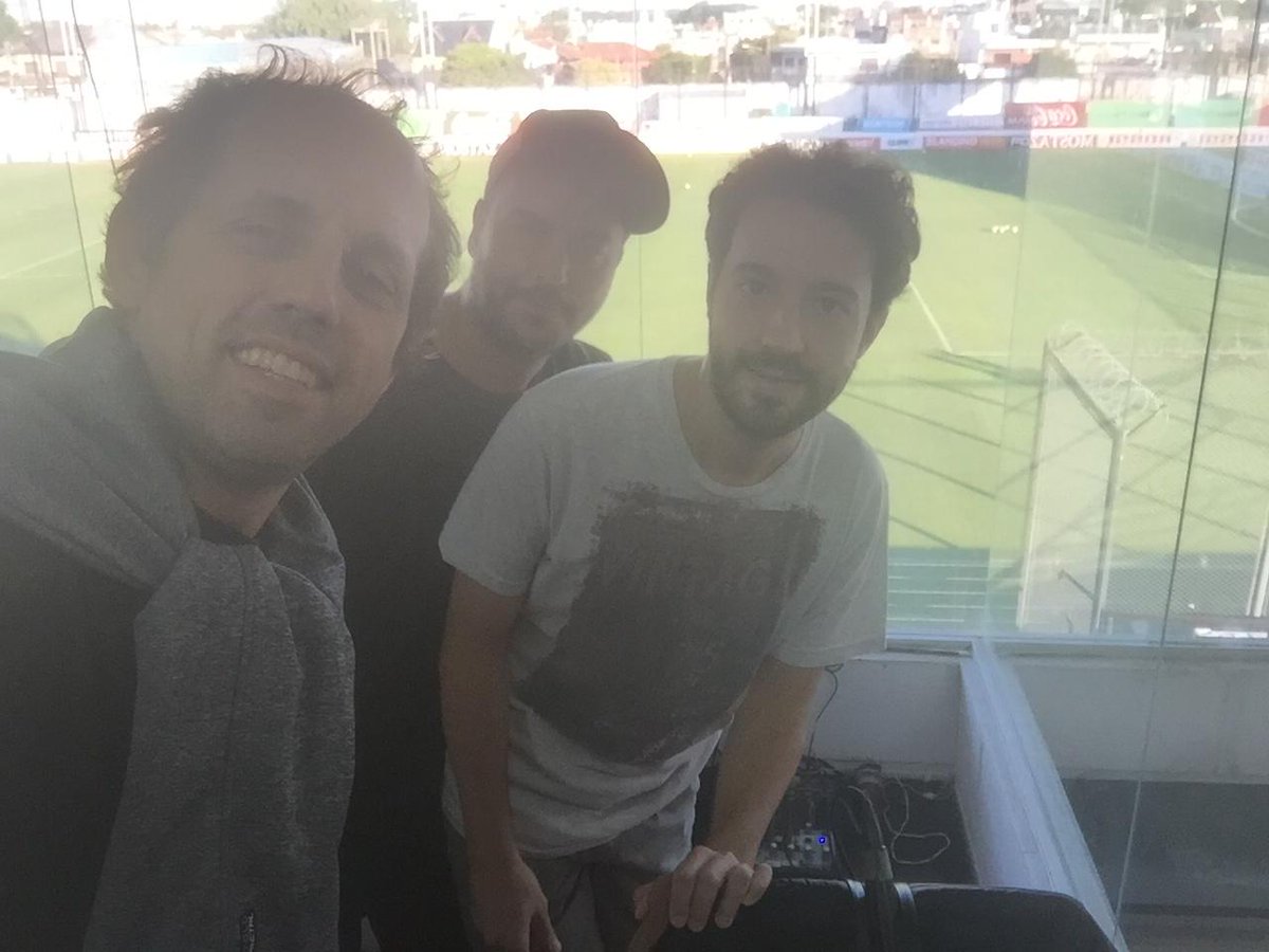deferrosi's tweet photo. El equipo de #DeFerroSi ya está listo. En minutos arrancamos con la transmisión de Chacarita - Ferro. Prendete a https://t.co/RcyhBl2V6r https://t.co/AB387vIZMM