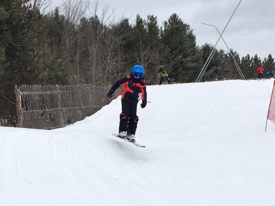 JeeYunTV's tweet photo. My son’s last ski run of the season @MtStLouis. #sundayfunday #weekendvibes #mtstlouismoonstone #mountstlouis #mountstlouismoonstone #ontario #ski #skiing #skifamily #winter #embracewinter #momlife #motherhood https://t.co/OVad4xPxJN