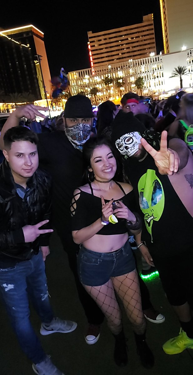 blacknitemare's tweet photo. #raveforlife #ravefamily #edm #zomboy #lasvegas #headbaggin https://t.co/JAsxYBecdv